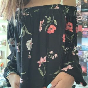 hollister off the shoulder blouse